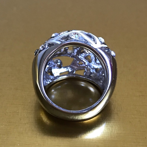 White Web Dome Crystal Silver Ring - Picture 5 of 16